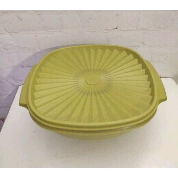 Vintage TUPPERWARE Bowl & Lid 858-1 Green Avocado 70s Retro MCM Servalier 9” - Picture 2 of 7